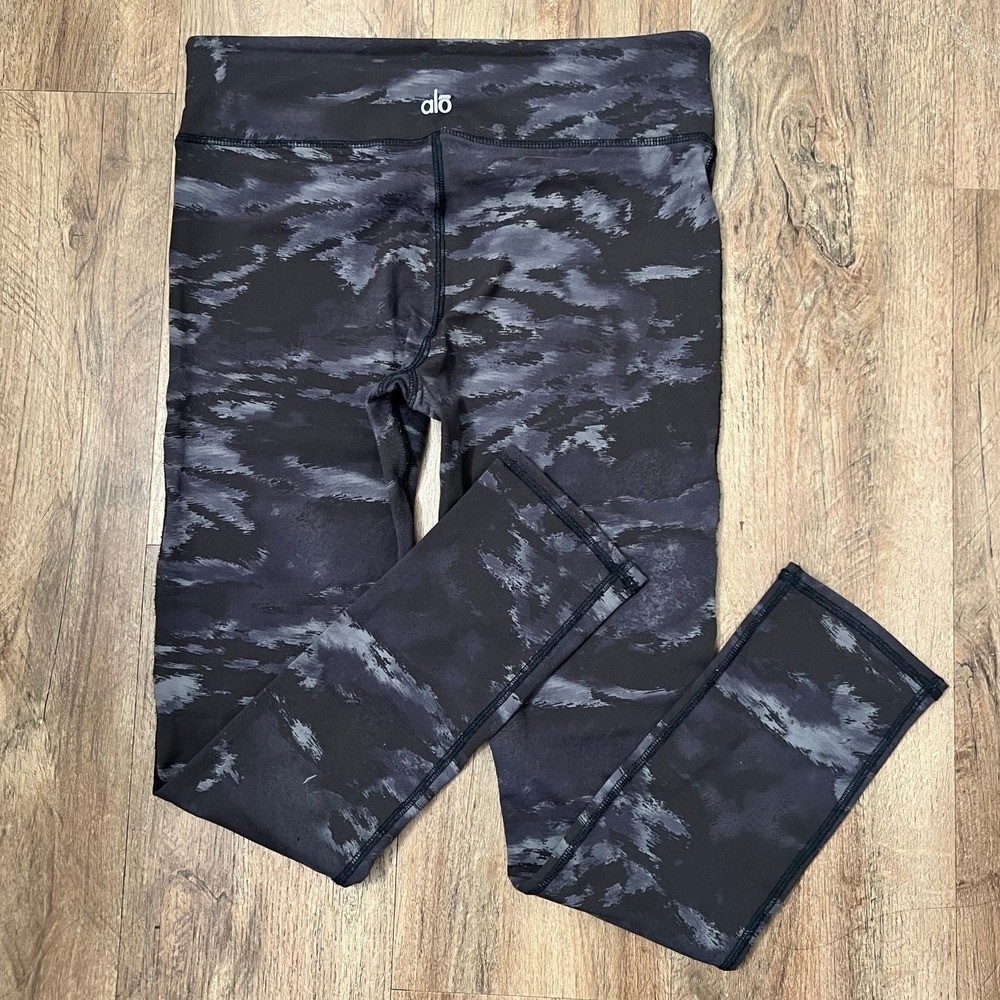 ALO Yoga Women's Gray Mid-Rise Camo Activewear Legging Size Medium